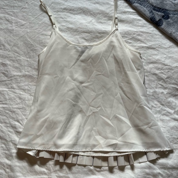 Banana Republic Pleated Tank Top - Picture 2 of 3